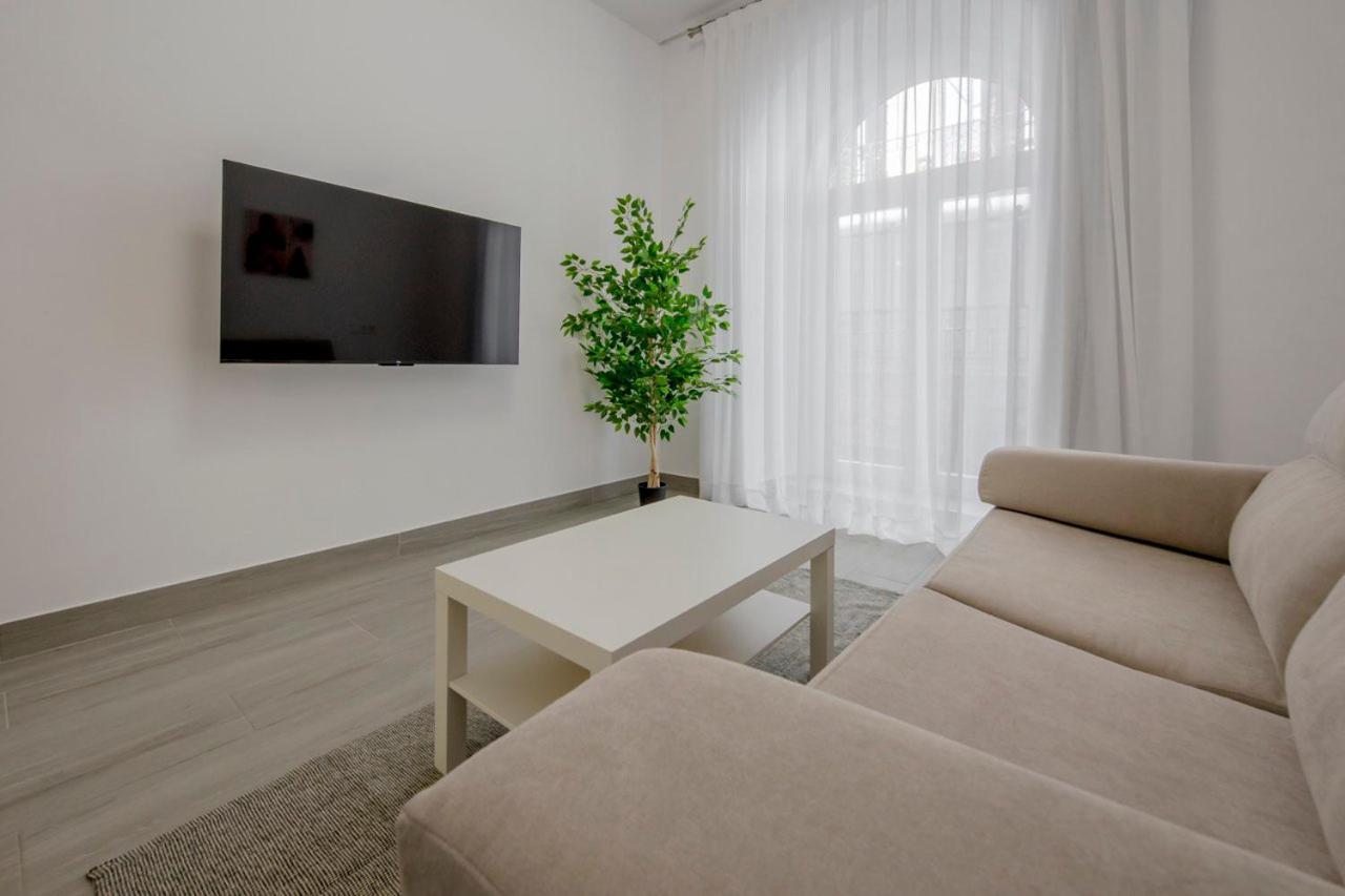 Suara Apartamentos 1 Madrid Exteriör bild